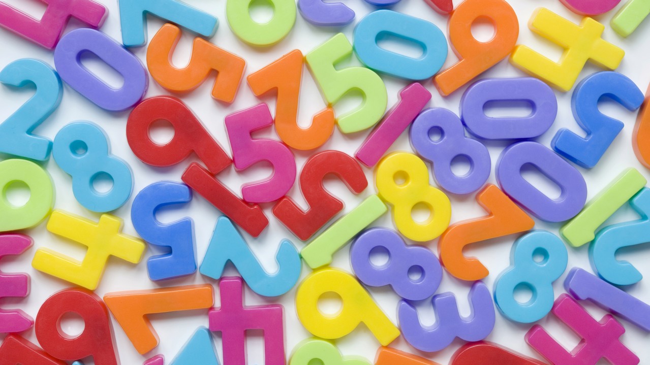 Childrens brightly coloured number fridge magnets